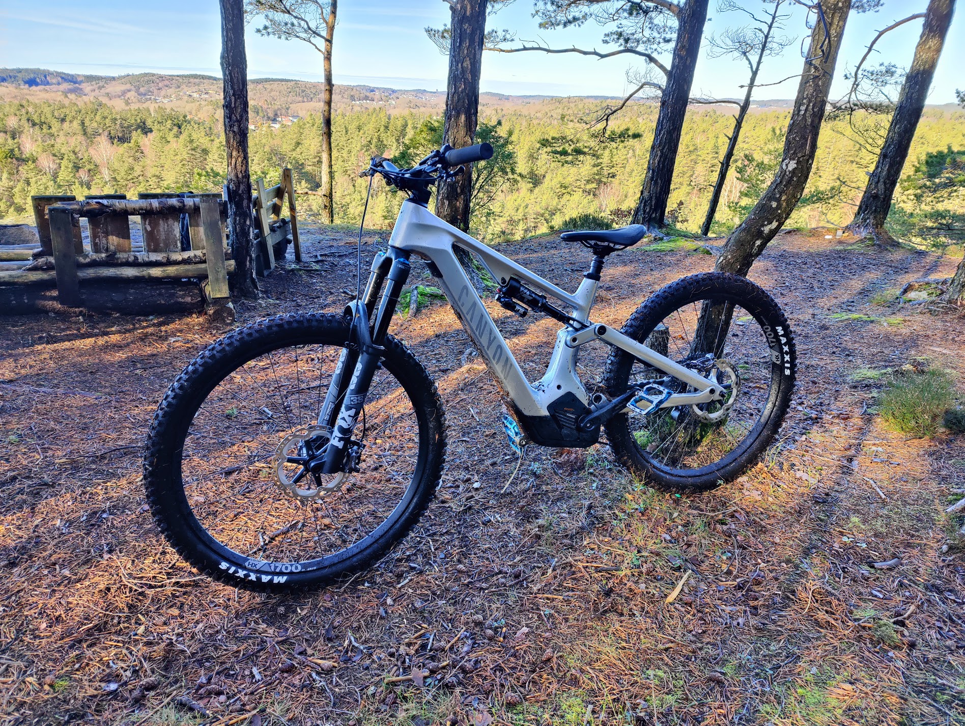 Canyon Spectral ON CF 9
